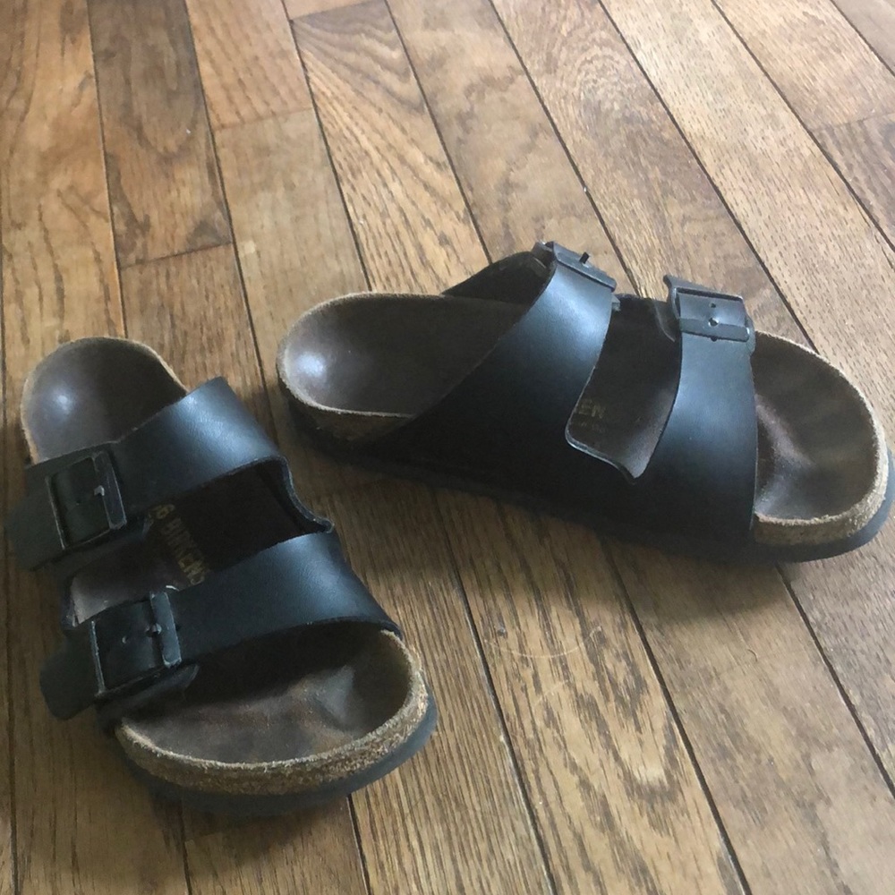 Black Birkenstock’s size 36